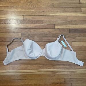 NWT Reveal Cream Bra